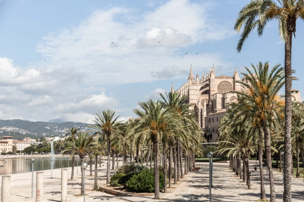 La Catedral-Basílica de Santa María de Mallorca, también conocida como La Seu.