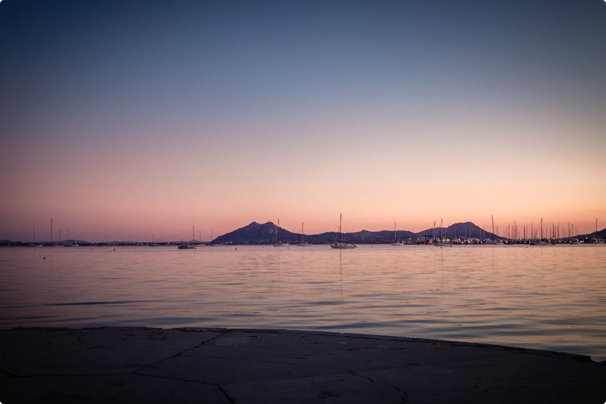 Puesta de sol sobre el océano