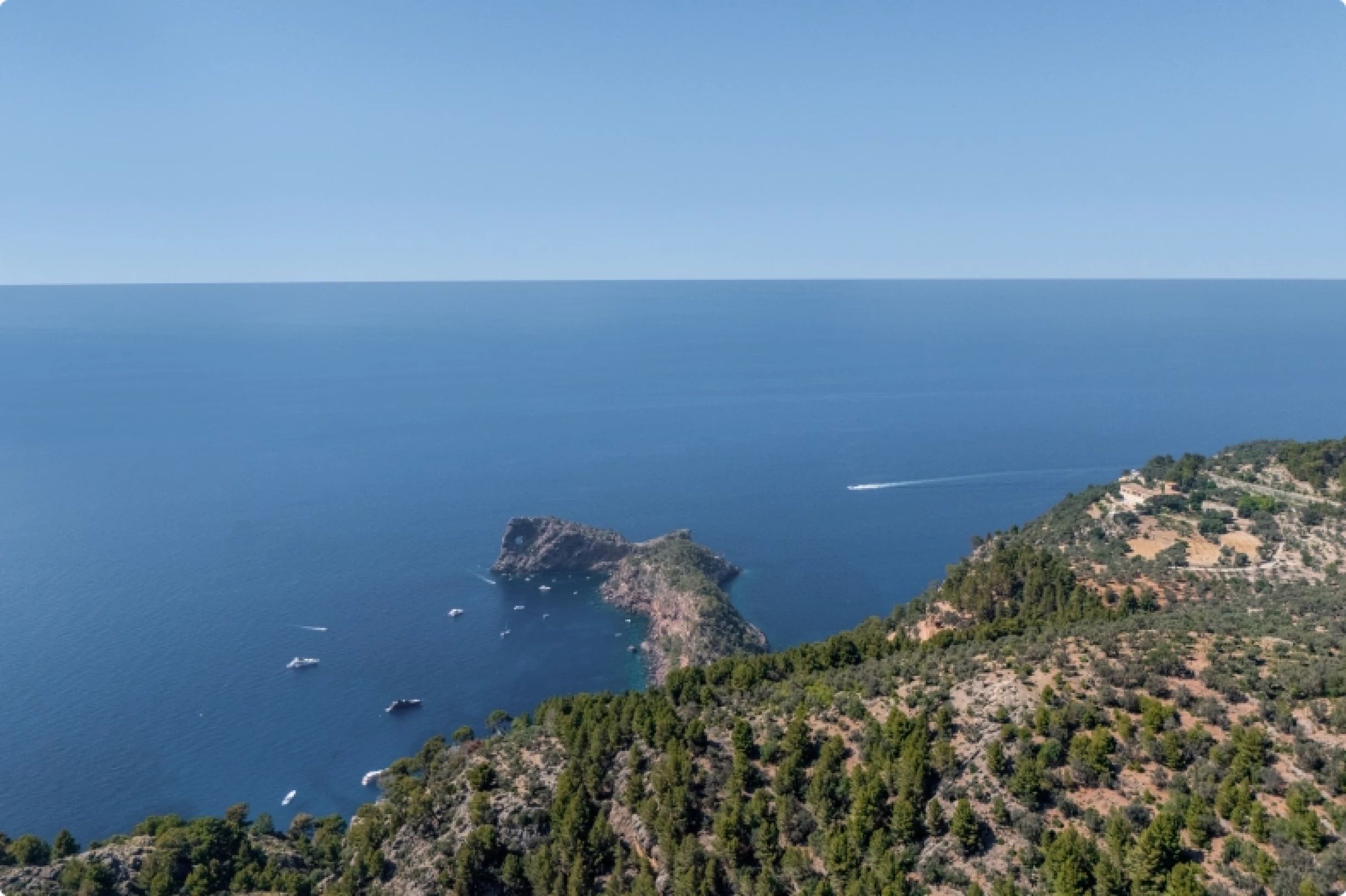 Vista aérea de la ensenada costera
